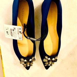New with tags. Size 6 silk Zara navy blue silk jeweled flats. Worn once.